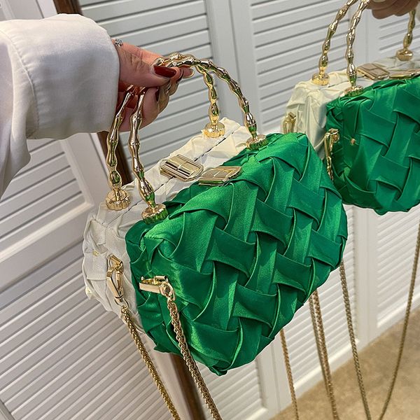 

evening bags weave small tote with metal portable chain womens designer handbag luxury brand shoulder messenger phone purse 230329