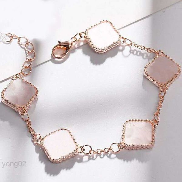 

green clovers bracelets designers four leaf chains mother of pearl bangles for boys fashion luxurious jewelry classical women mens charm f23, Black