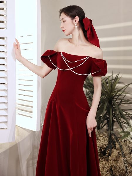 

burgundy boat neck bridesmaid dresses velvet elegant pearl a-line long 2023 off shoulder customize celebrity party gown for women, White;pink
