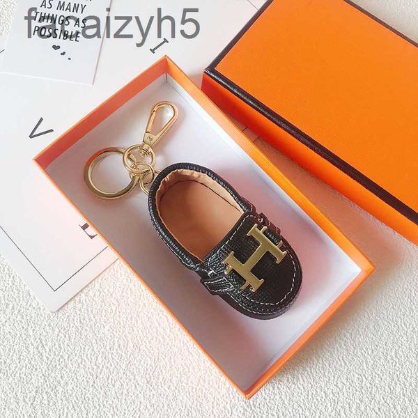 

keychains & lanyards designer h chain small shoes pendant creative fashion couple car cowhide bag, Silver