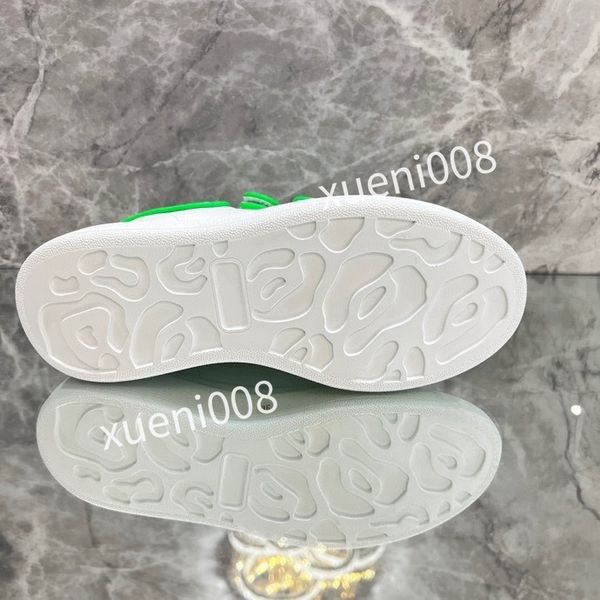 

2023r casual shoes reflective chain reaction sneakers triple black white suede blue yellow fluo tan luxury mens women shoe designer trainers, Red;white