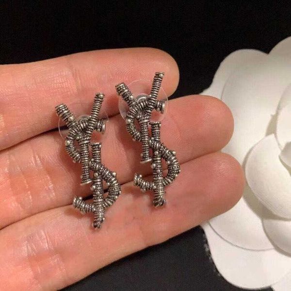 

2023 designer new fashion neutral letter earrings 925 silver needle, Golden