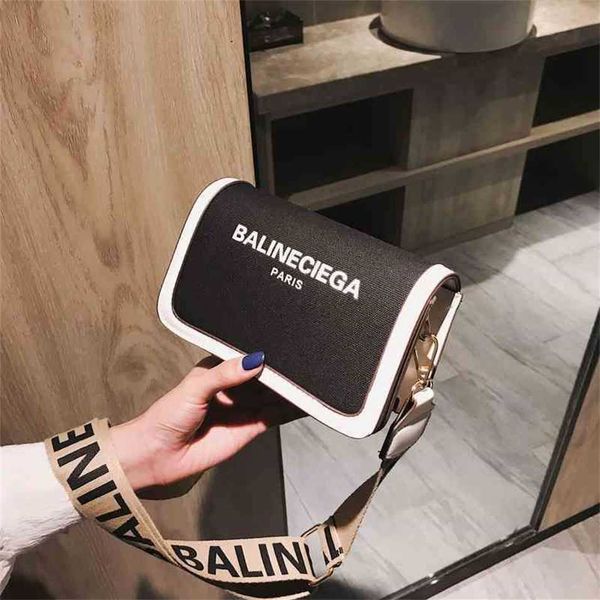

2023 designer bag spring and autumn small square fashion wide belt single shoulder bag female versatile bag canvas