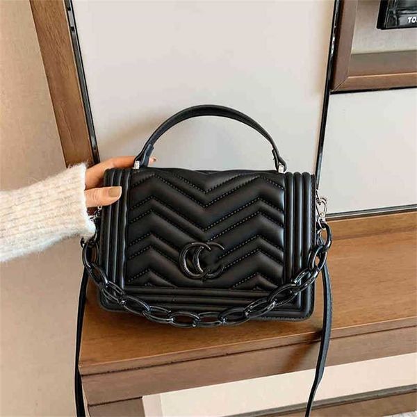 

2023 designer bag super women's single shoulder bag hand chain lingge woman bags