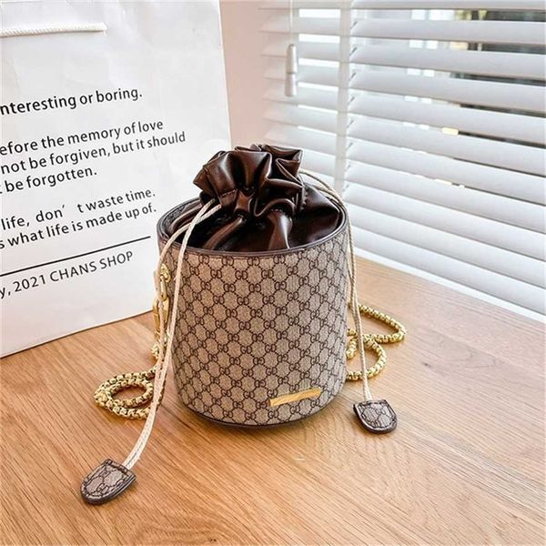 

2023 designer bag handbag autumn contrast color chain hand bucket drawstring personality diagonal
