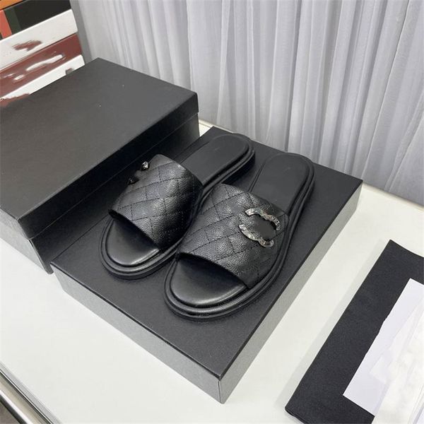 

fashion slippers 2023 channel luxury design summer men and women flat shoes thick sole leather rubber letter logo casual cartoon slippers 05, Black
