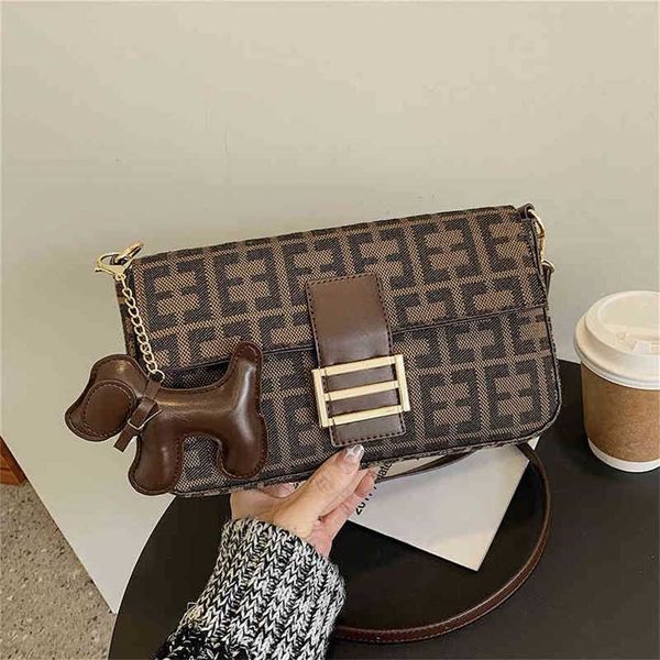 

2023 designer bag small women's 2023 pendant single shoulder lattice large capacity fashion messenger bag women