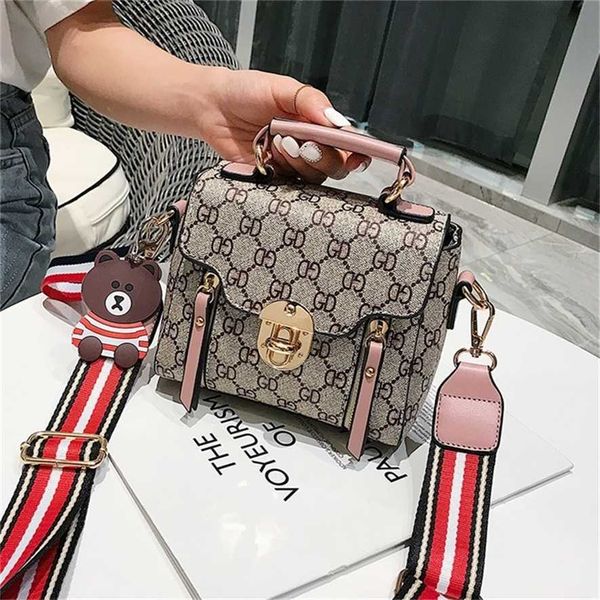 

2023 designer bag handbag foreign style small popular texture hand autumn and winter printed square one messenger