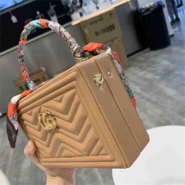 

2023 designer bag box bag can be messenger oh this texture is very good with