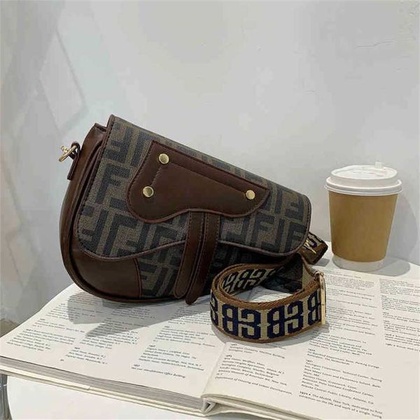 

2023 designer bag handbag fashion fenjia small women chain saddle versatile red one shoulder