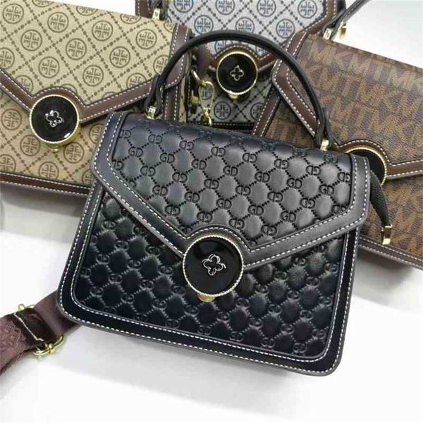 

2023 designer bag exquisite postman's vintage women's popular fashionable hand-held classic messenger lingge small fragrance stude