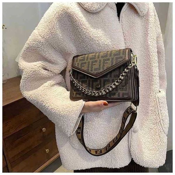 

2023 designer bag super low bag simple and fashionable printing single shoulder diagonal texture foreign style small square bag