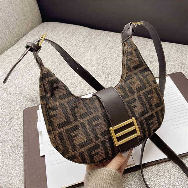 

2023 designer bag handbag club french crescent single cross arm