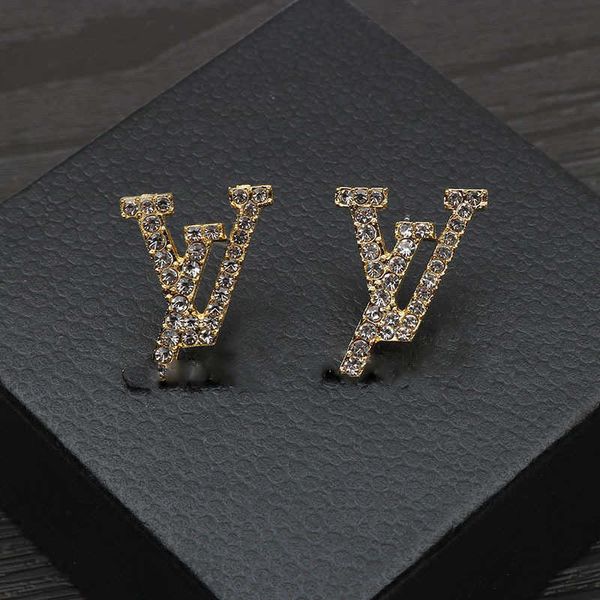 

2023 designer new korean and earrings silver needle inlaid pearl diamond earrings, Golden