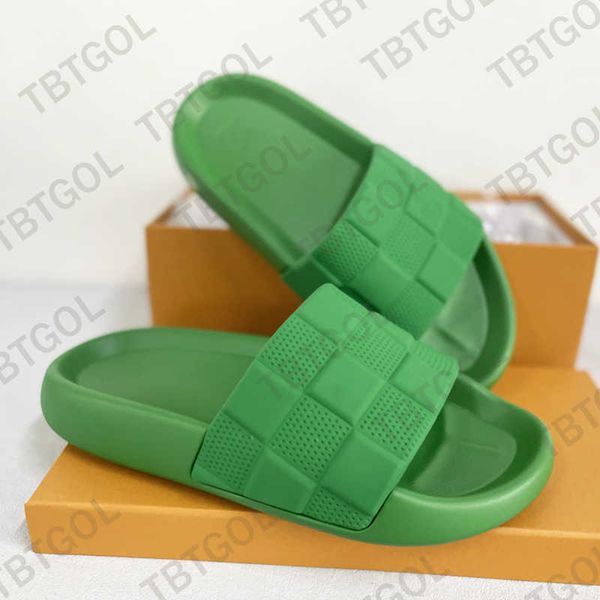 

2023 new slippers designer rubber slide womens waterfront embossed mule fashion women slides flat comfort luxury summer sandals luxury men b, Black