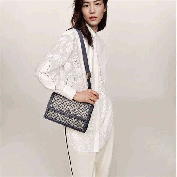 

2023 designer bag one shoulder bag women's advanced sense 2023 new niche trend leather messenger bag student korean versatile old flowe