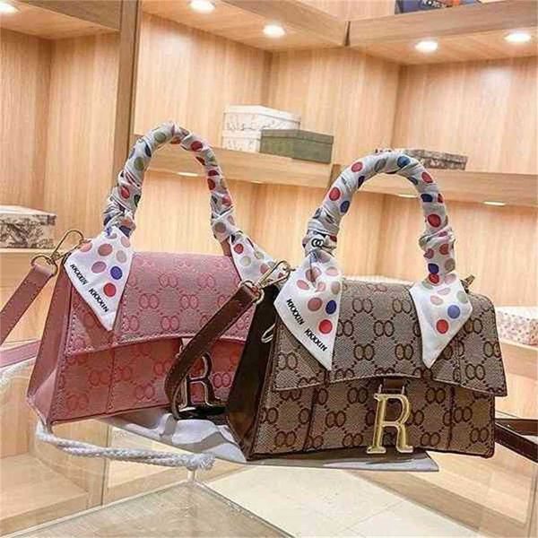 

2023 designer bag handbag bag french minority printed silk scarf portable pearl chain small square bag