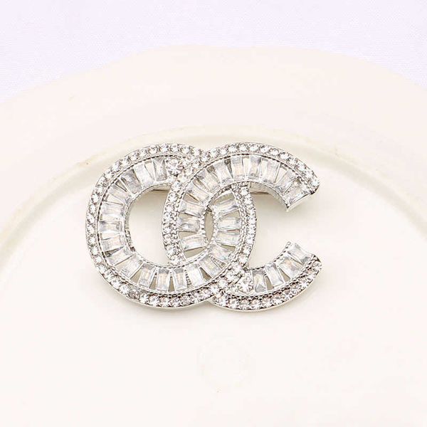 

2023 designer new fashion double-c small fragrance brooch inlaid with diamond zircon personality luxury temperament pin anti light neckline, Silver