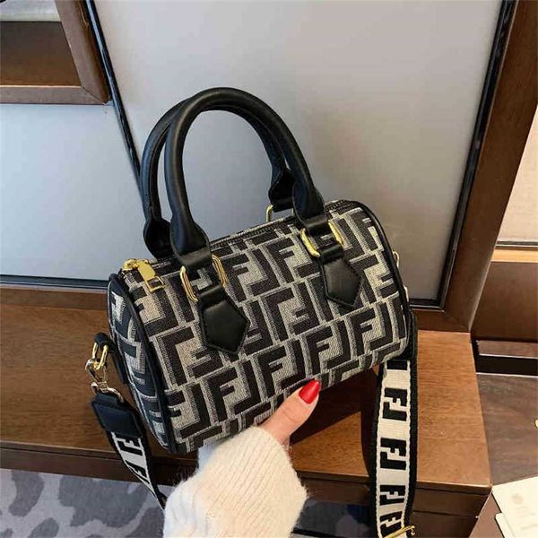 

2023 designer bag handbag ladies women's cylinder pillow female boston handbag net belt single messenger bags