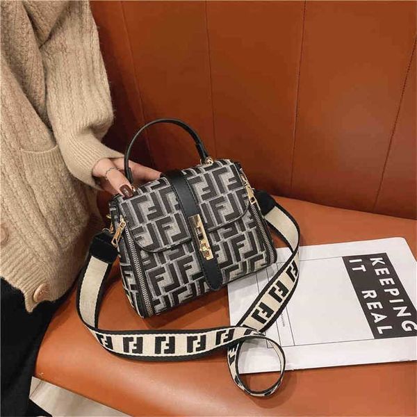 

2023 designer bag handbag single shoulder large capacity small versatile style