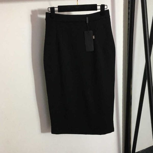 

23ss long black dress suit skirt long skirts womens designer clothing alphabet hardware trim high fanny pack hip half skirt women clothes a1