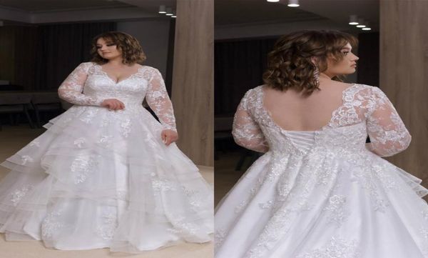

2020 plus size bohemian wedding dresses v neck appliqued long sleeves lace bridal gowns cascading ruffles tiers open back abiti da7804138, White