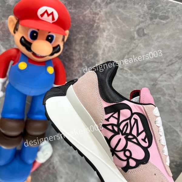 

new designer running shoes sneakers foam runners women shoes outdoor shoes mens shoes plate-forme white black men women luxury suede casual