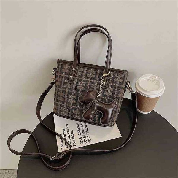 

2023 designer bag versatile foreign style hand fashion winter bag