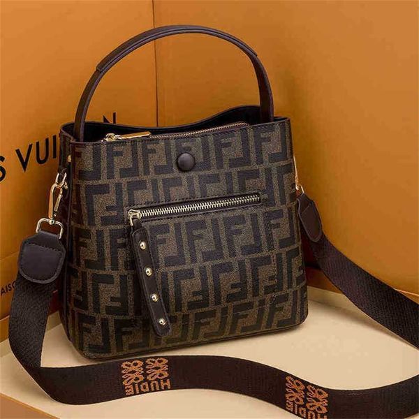 

2023 designer bag handbag bucket middle-aged mother large capacity portable women's single messenger n9sp