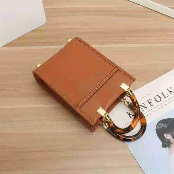 

2023 designer bag classic women's portable leather tote bag messenger one shoulder capacity small square bag 2023 new