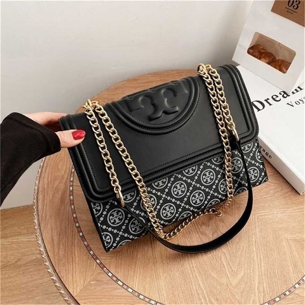 

2023 designer bag handbag trendy handbags french minority female versatile square simple texture