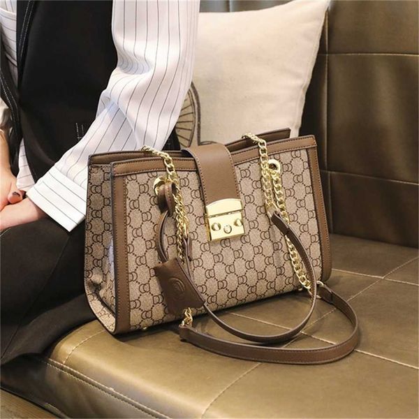 

2023 designer bag handbag sense female versatile commuter tote large capacity chain one handbag