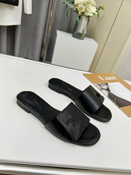 

2023 designer women's luxury pearl rhinestone slippers platform leisure summer wide flat beach sandals size 0218, Black