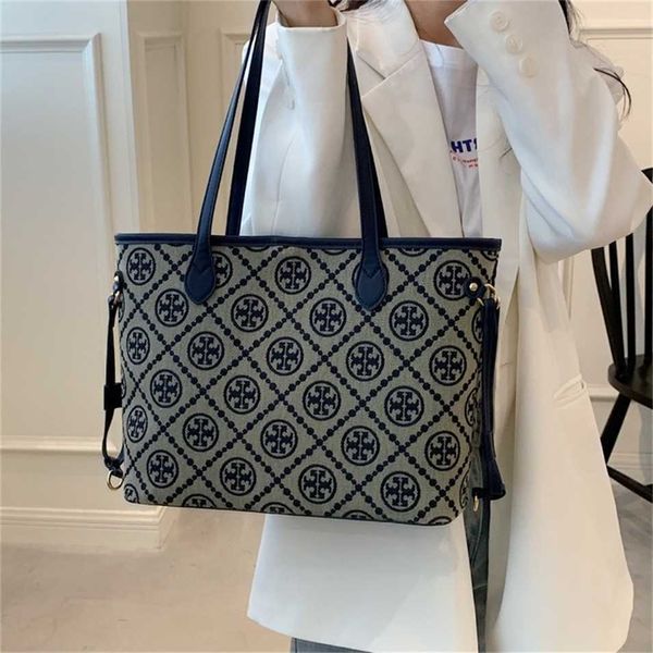 

2023 designer bag handbag bags printed portable tote hand mother capacity student