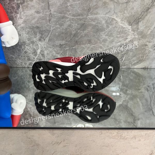

2023new mem running shoes sneakers foam runners womens shoes outdoor shoes mens shoes plate-forme white black men women suede casual shoes