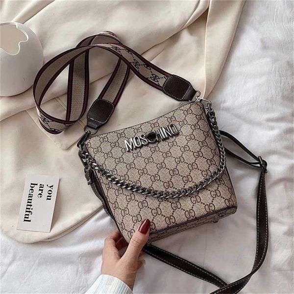 

2023 designer bag handbag trendy handbags leather super fire portable bucket wide strap single messenger net red women's ins