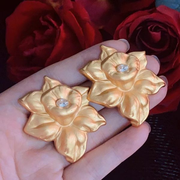 

teardrop pearl earrings medieval flower fashion earrings, Golden