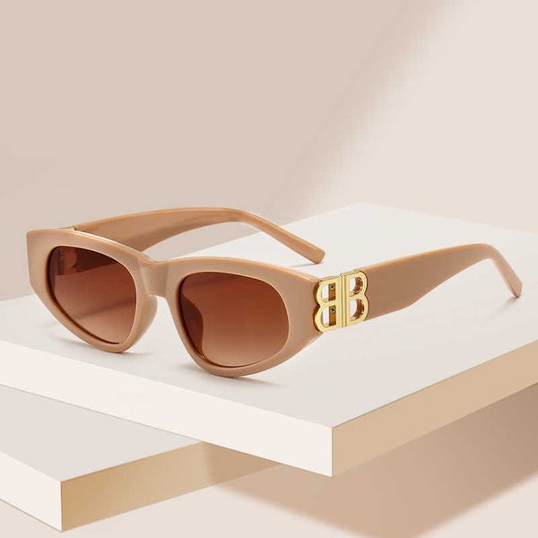 

new fashion glasses personality b star street fashion men's and women's cat's eye sunglasses, White;black