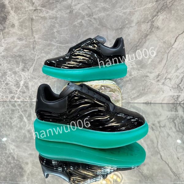 

2023new mens designer boot rubber mens women shoes suede velvet leather half pink black green outdoor