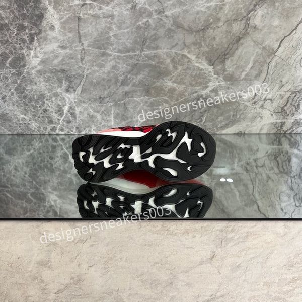 

women mens running shoes sneakers foam runners women shoes outdoor shoes mens shoes plate-forme white black men women suede casual shoes2023