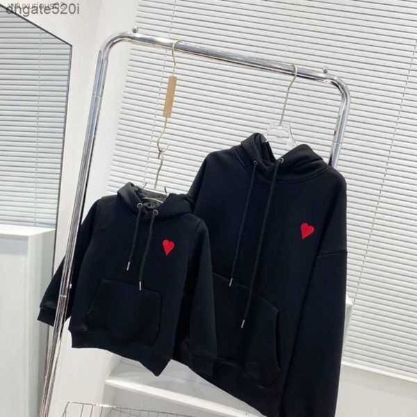 

hoodie 2023 kids clothes designers amis paris hooded sweater embroidered red love children baby boys and girls youth winterkit sells well in, Black