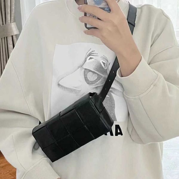 

bvs designer luxury womens bottegas bags handbag venetas woven bag pouch nylon fashion shoulder jodie totes leather crossbody bag cassette m