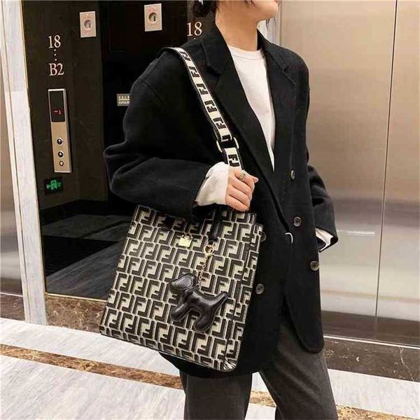 

designer bag one shoulder bag with large and small letters printed hand tote bag 41jh