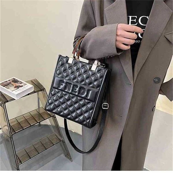 

2023 designer bag handbag explosive models handbags texture lingge portable trend versatile bag5nie