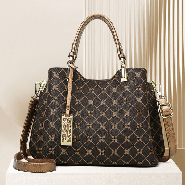 

2022 new womens handbag all-matching fall winter fashion middle-aged mother bag large capacity commuter tote wholesale