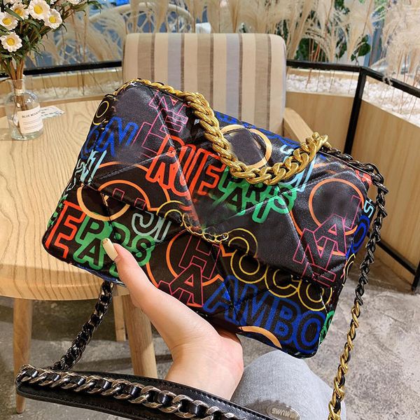 

19 series womens medium classic flap doodle bag designer tote bags cotton padded colorful ghw matelasse chain underarm street trends shoulde