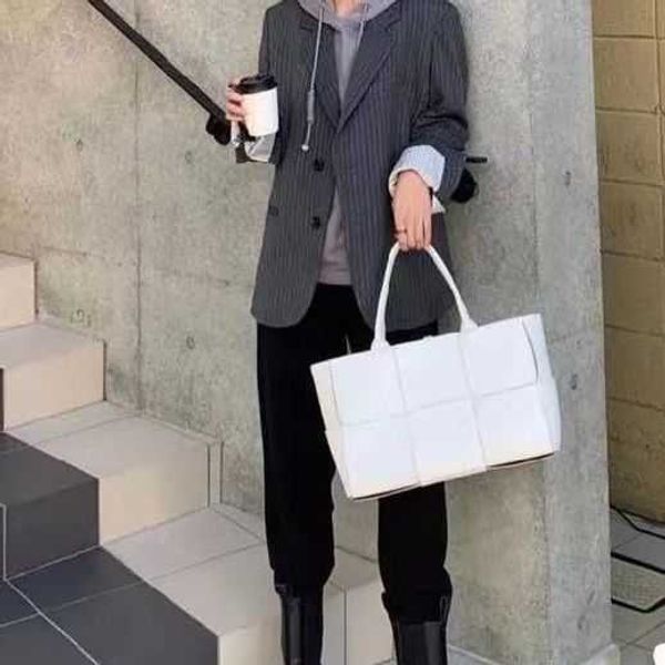 

bvs designer luxury womens bottegas bags handbag venetas woven bag pouch nylon fashion shoulder jodie totes leather crossbody bag cassette m