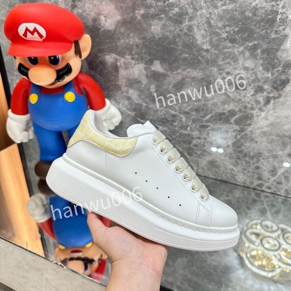 

2023new designer men boots new designer women boots snow boots outdoor slip on shoes female cozy fuzzy cotton boot lovely, Black