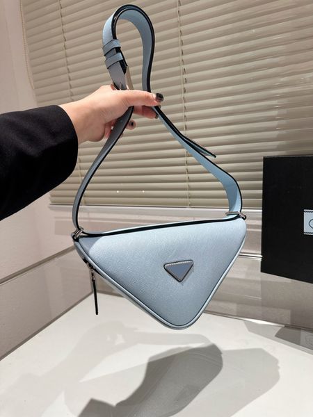 

designers luxurys triangular mini bag lightweight stylish crossbody hidden front women handbags
