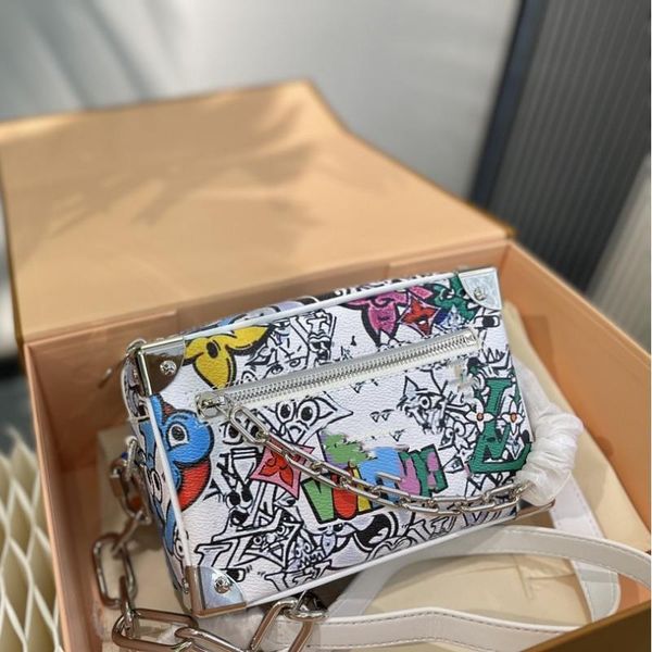 

designer bag the tote bag Inclined shoulder bag fashion luxury graffiti small square bag can be handled by both men and women, C4